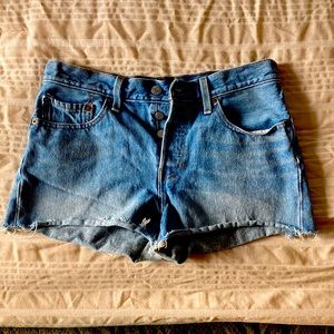 Levi’s 501 shorts W27